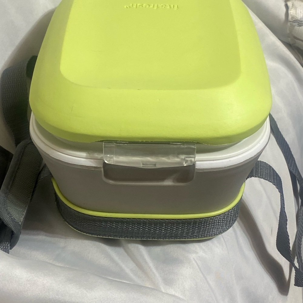 Fitbit Lime Green Food Storage Container - Picture 4 of 6